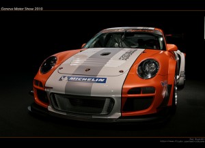 ウィリアムズF1ニコ・ヒュルケンベルグon 911 GT3R ハイブリッド(動画)